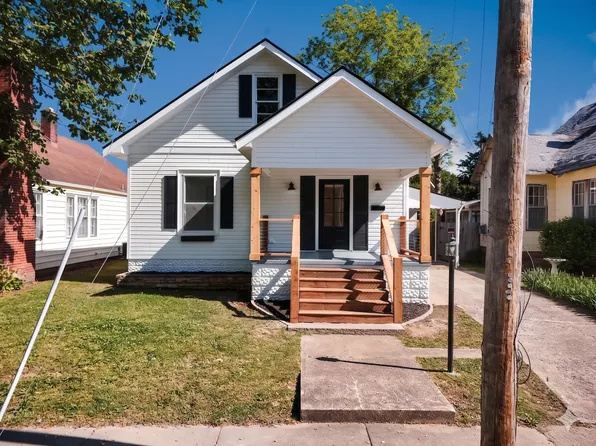 200 E Thorn St #A, Marion, IL 62959
