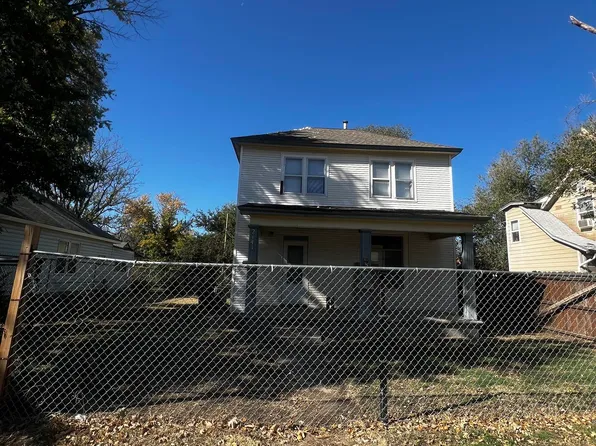 2141 N Park Pl, Wichita, KS 67203