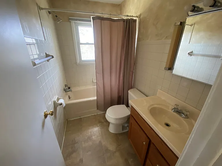 1261 Crosstown Blvd NW — Photo 15