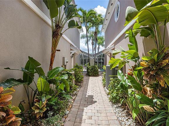 3rd image of 5429 Cove CIR #109