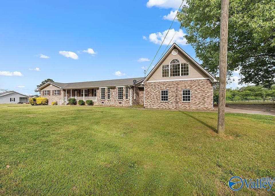 1st image of 525 Riverwood Dr