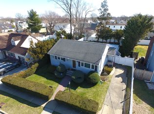 3131 Oceanside Rd, Oceanside, NY 11572