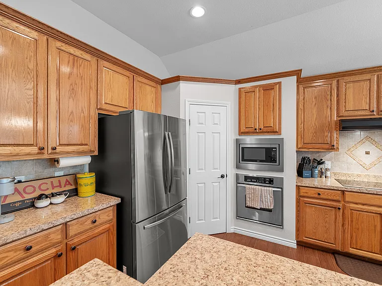 11350 Balcones Dr — Photo 28