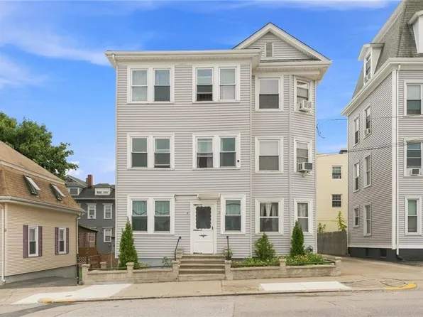 16 Fales St, Central Falls, RI 02863