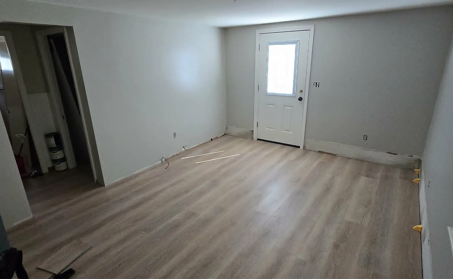 2 bed, 750 sqft, $2,400 — Photo 2