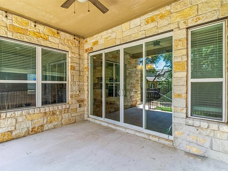 11813 Quintana Cv — Photo 33