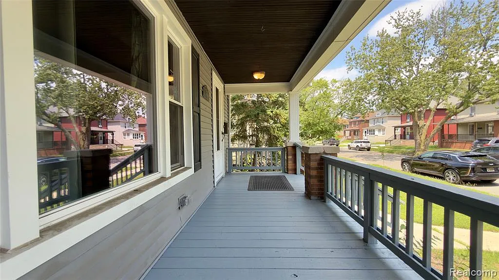 4 bed, 1.0 bath, 1344 sqft, $1,600 — Photo 4