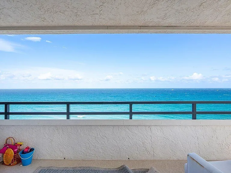 3560 S Ocean Blvd #Penthouse 1 — Photo 2