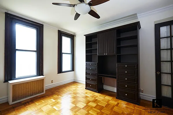 Sold by R New York | media 5