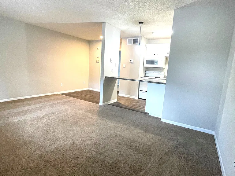 Oak Terrace Apartments — Photo 22