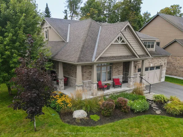 3 Homestead Ln, Huntsville, ON P1H 2N8