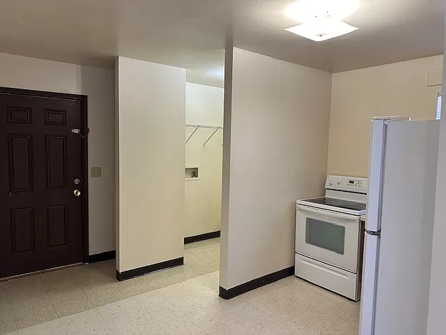 625 Huehl Cir — Photo 6