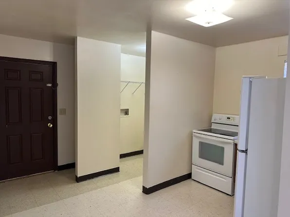 214 E Antrim Ave, Salina, KS 67401