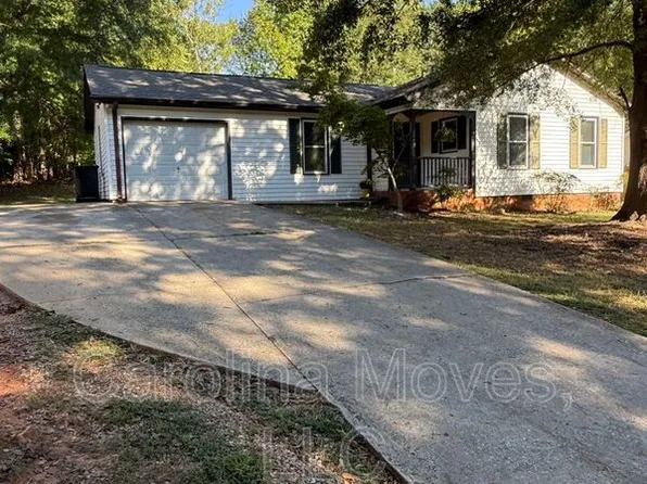 204 Chickamauga Ln, Simpsonville, SC 29681