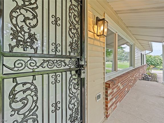 4th image of 42650 Adelbert St