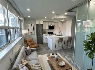 15 Walmer Rd #1004, Toronto, ON M5R 2X1