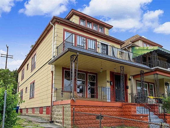 5th image of 392 Busti Ave