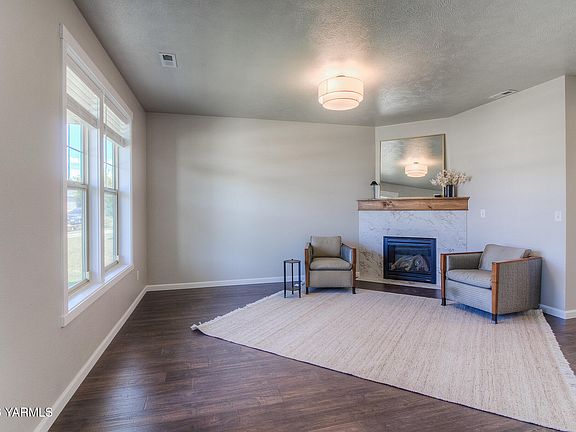 5th image of 804 Citra Ave