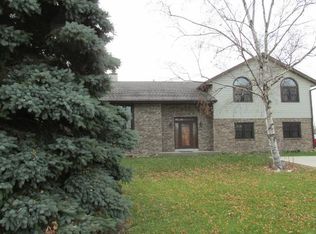 N84W16453 Menomonee Ave, Menomonee Falls, WI 53051