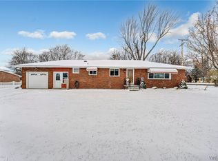6 Elmsford Dr, Buffalo, NY 14224
