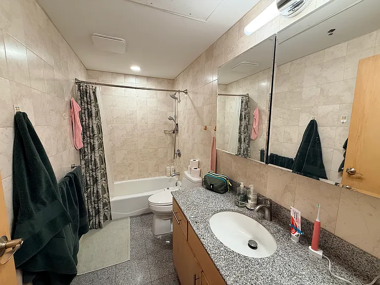 42 Beach St #8B — Photo 22
