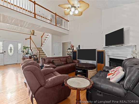 3rd image of 2157 Broadman Ave