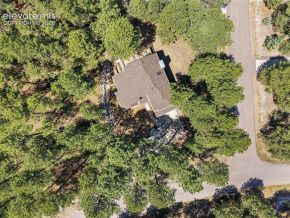3rd image of 20070 Lofty Pine Ln