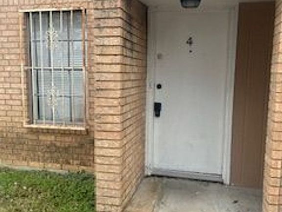 3rd image of 506 Esther Cir #4