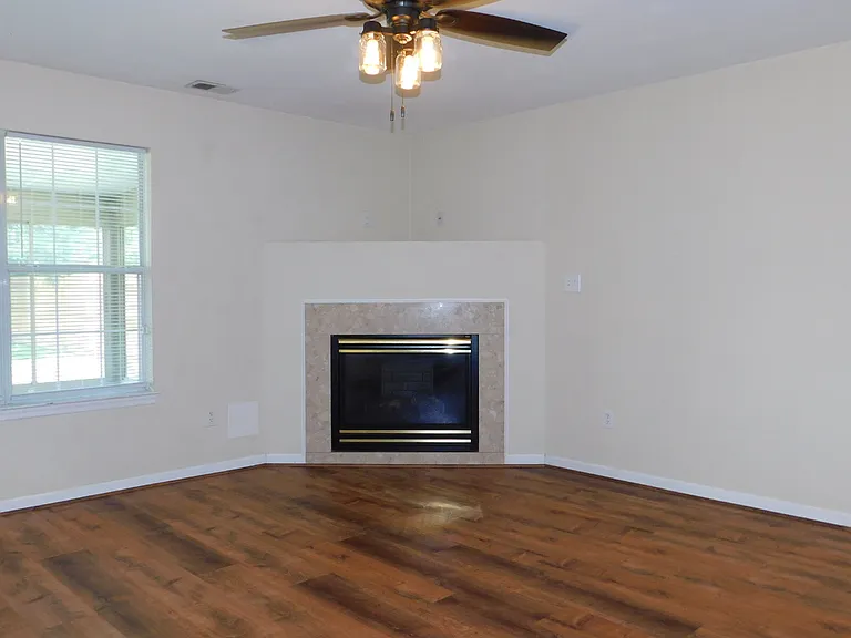 7559 Hughart St — Photo 9