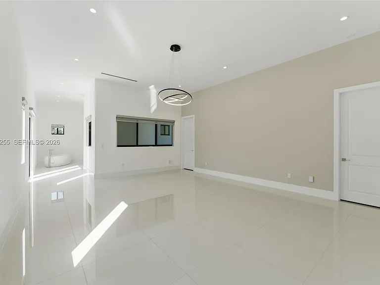 10005 SW 66th St — Photo 24