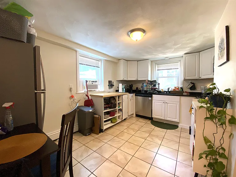 44.5 Lincoln St — Photo 12
