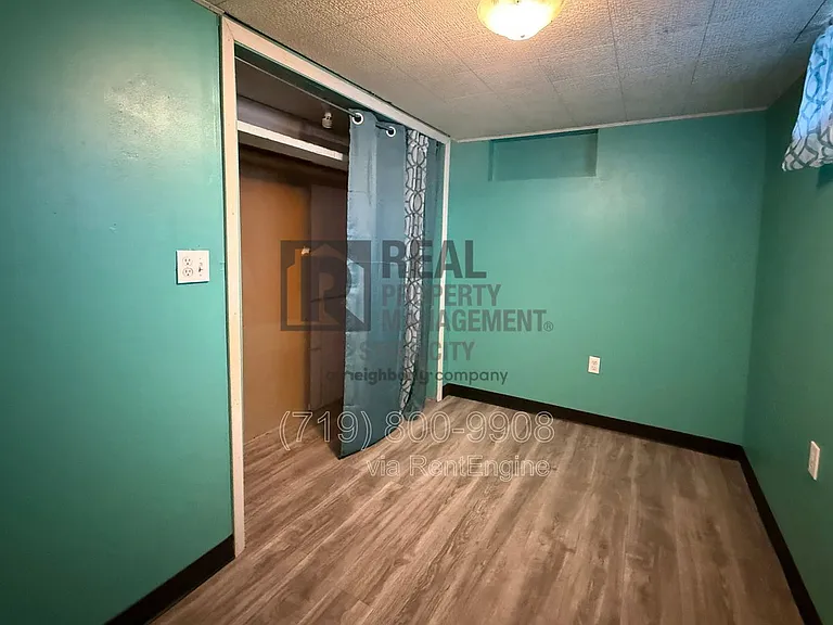 1222 E 3rd St — Photo 15