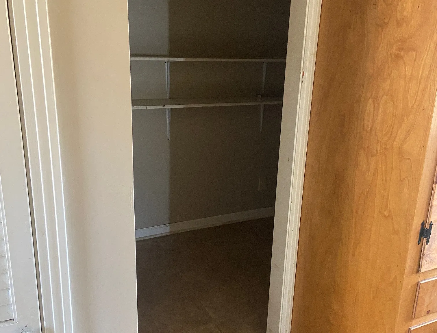 2 bed, 900 sqft, $1,000 — Photo 3
