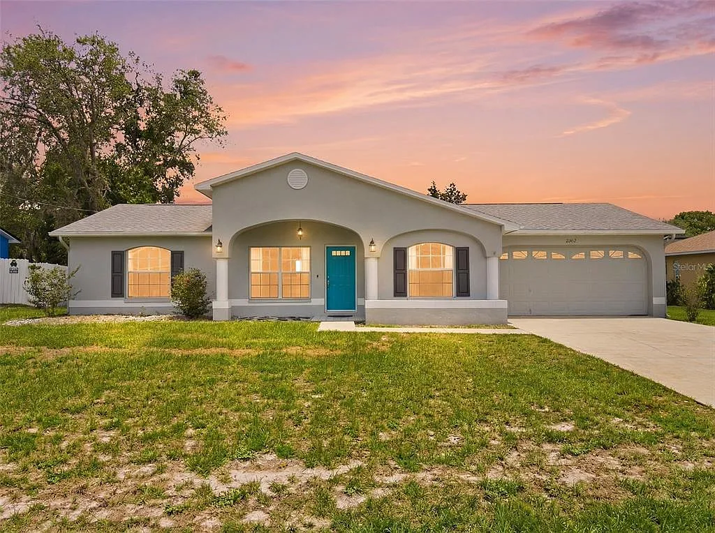 3 bed, 2.0 bath, 1114 sqft, $2,000 — Photo 1