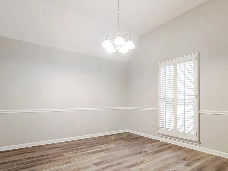 1728 Edgeburg Ln — Photo 6