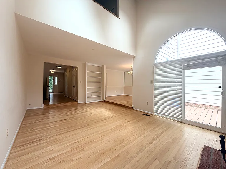 7418 Crestberry Ln — Photo 17