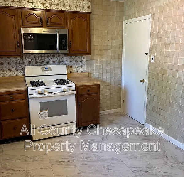 6206 Scranton Rd — Photo 10