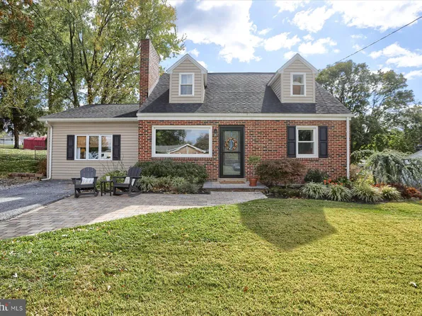 13 Kim Acres Dr, Mechanicsburg, PA 17055