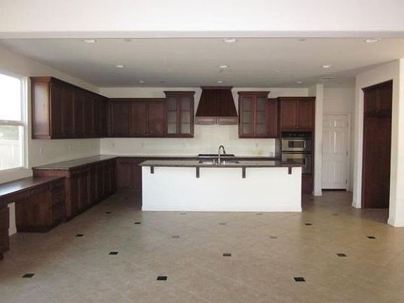 4th image of 629 Las Colinas Dr