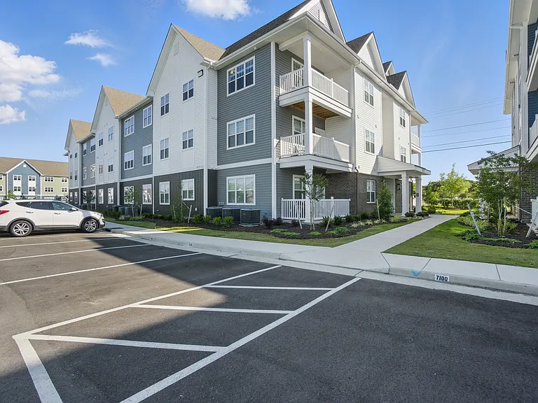 1728 Vankar Dr #307 — Photo 4