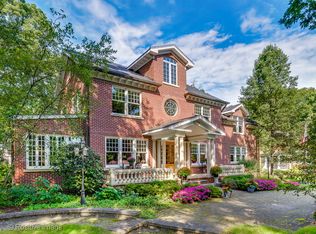 664 Forest Ave, Glen Ellyn, IL 60137