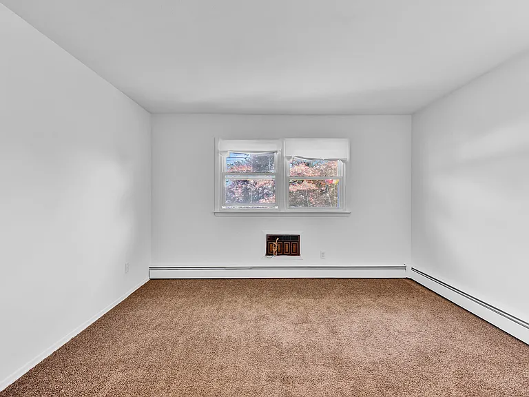84 White Oak St #2 — Photo 15