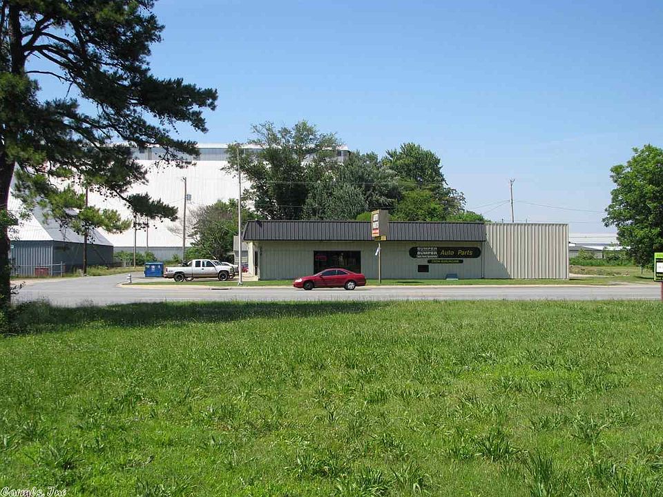 1st image of 2402 E Broadway St