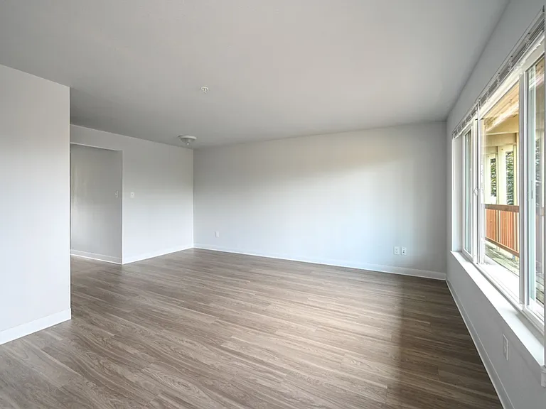 12520 SE Stark St #1 — Photo 10