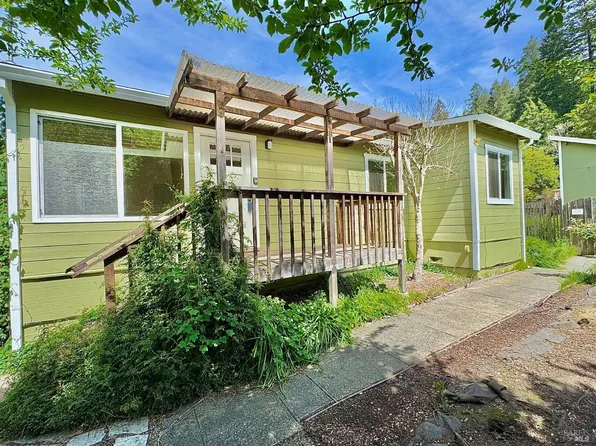 17541 Orchard Avenue, Guerneville, CA 95446
