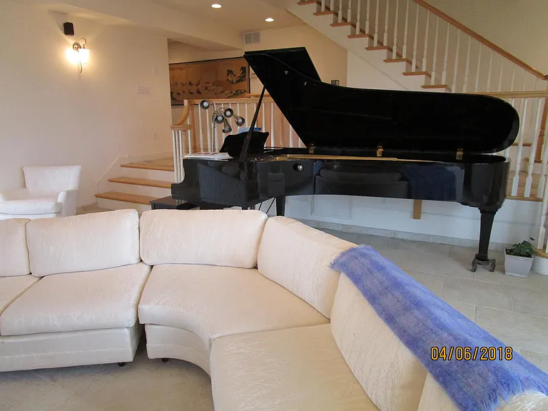 Yamaha 9 ft concert grand piano