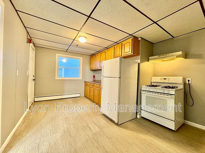 1 bed, 1.0 bath, $1,395 — Photo 3