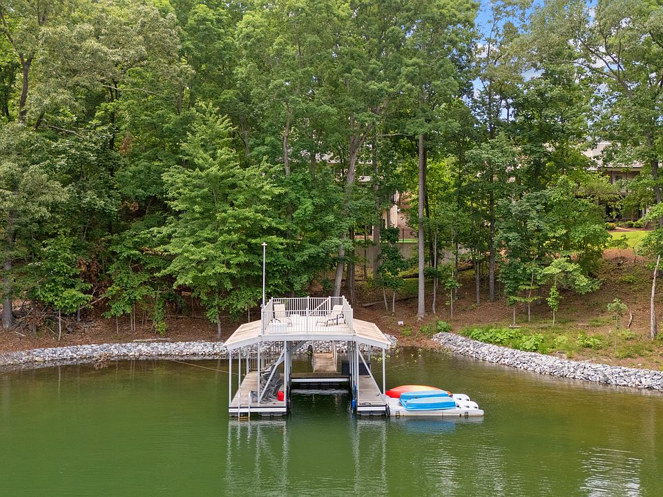 1st image of 9055 Hayes Dr