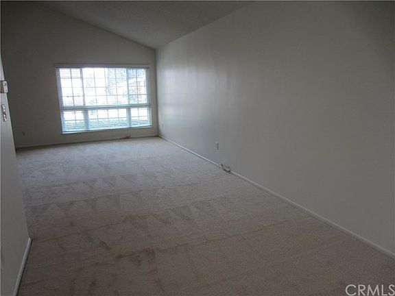 5th image of 14581 Oak Ave