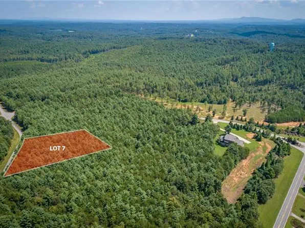 1045 Sale Dr, Morganton, NC 28655